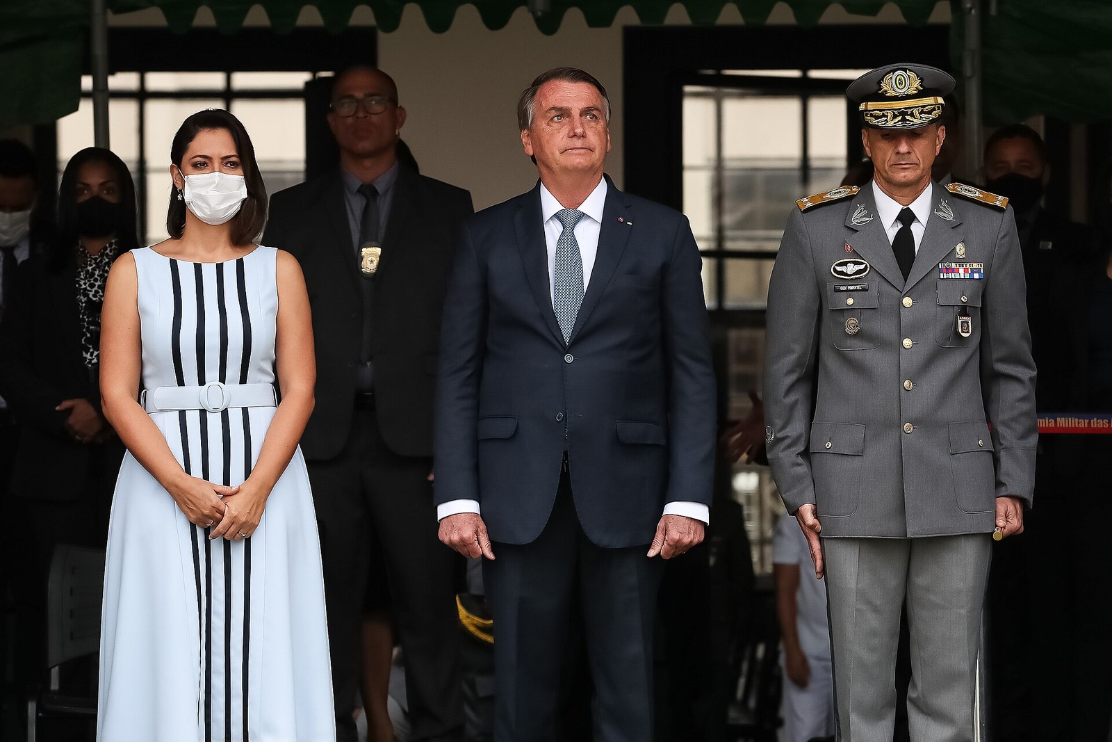 Michelle comenta saúde de Bolsonaro após boletim apontar desequilíbrio e sonolência