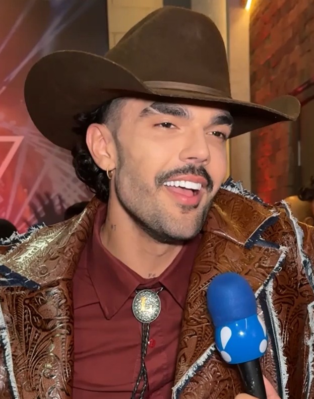 Luan Pereira e Victória Miranda anunciam primeiro filho durante gravação de DVD